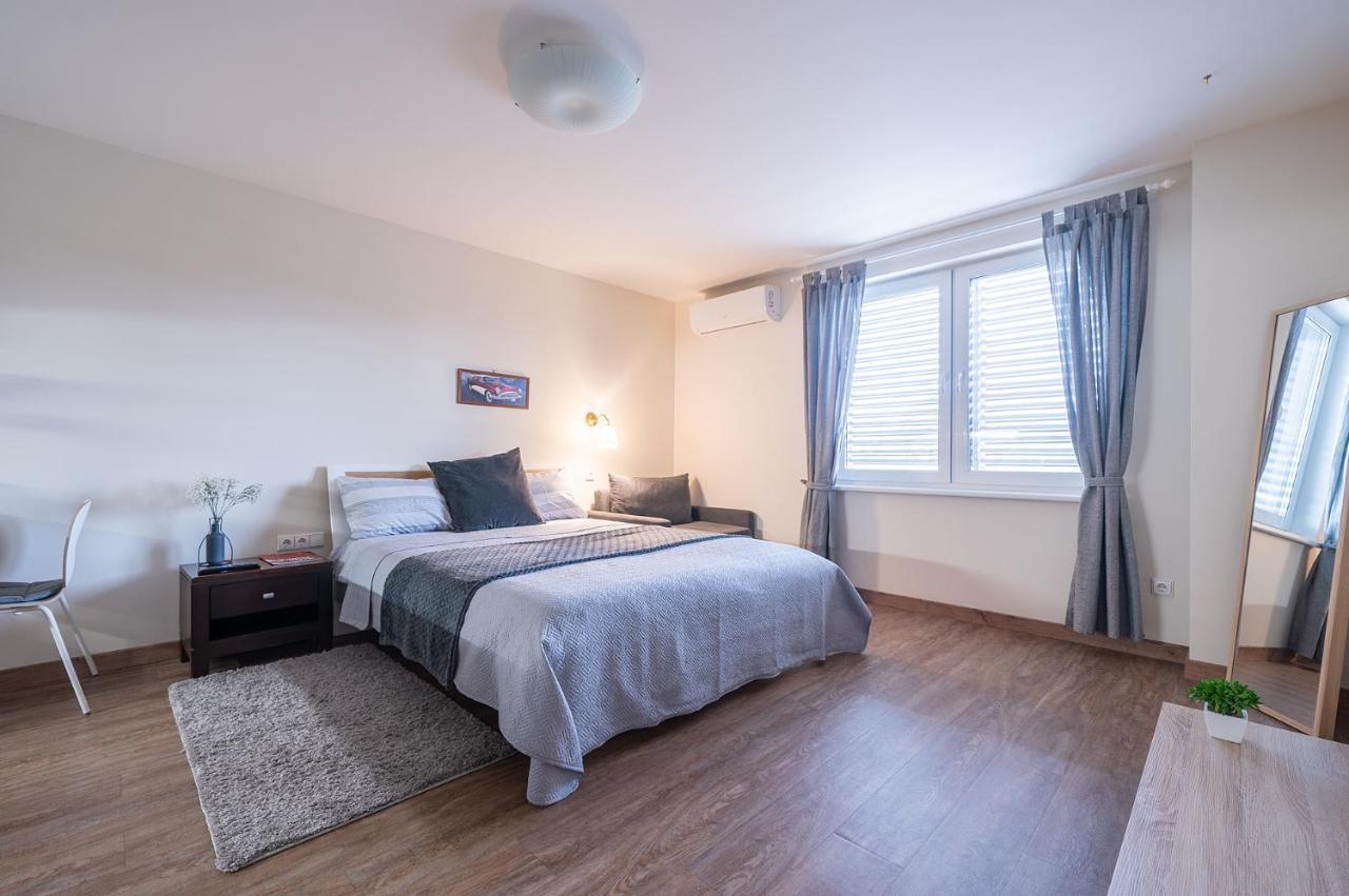 Gyneju Self Check-In Apartments VNO Kültér fotó