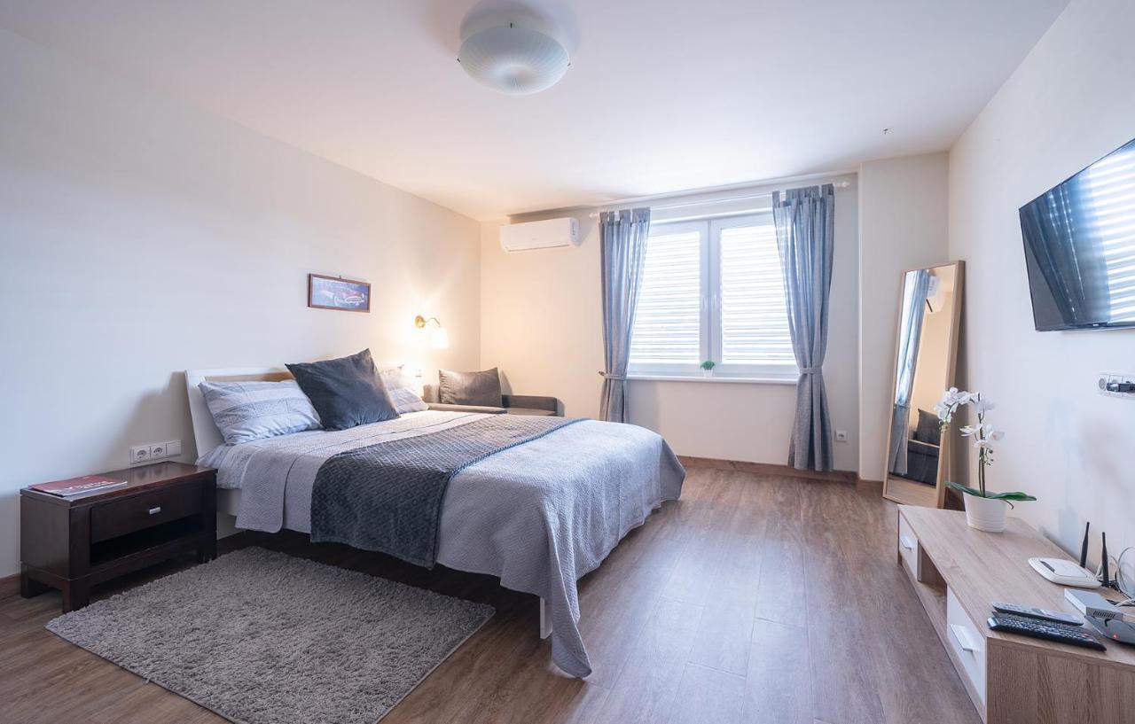 Gyneju Self Check-In Apartments VNO Kültér fotó